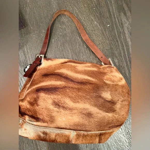 FENDI Ponyhair Mama Forever Baguette Neutrals shoulder bag - Picture 5 of 12